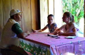 Leila e Leticia em entrevista com Natifio Gardelin.